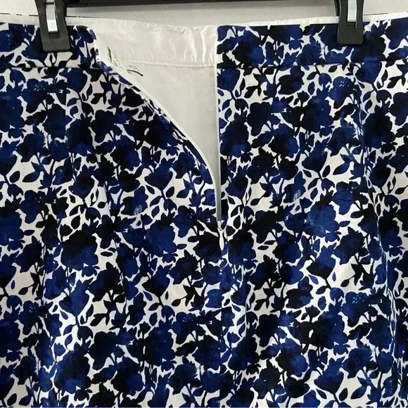 J. Crew Factory Size 20 Blue Ivory Floral Printed Basketweave Pencil Sk… - Picture 4 of 6